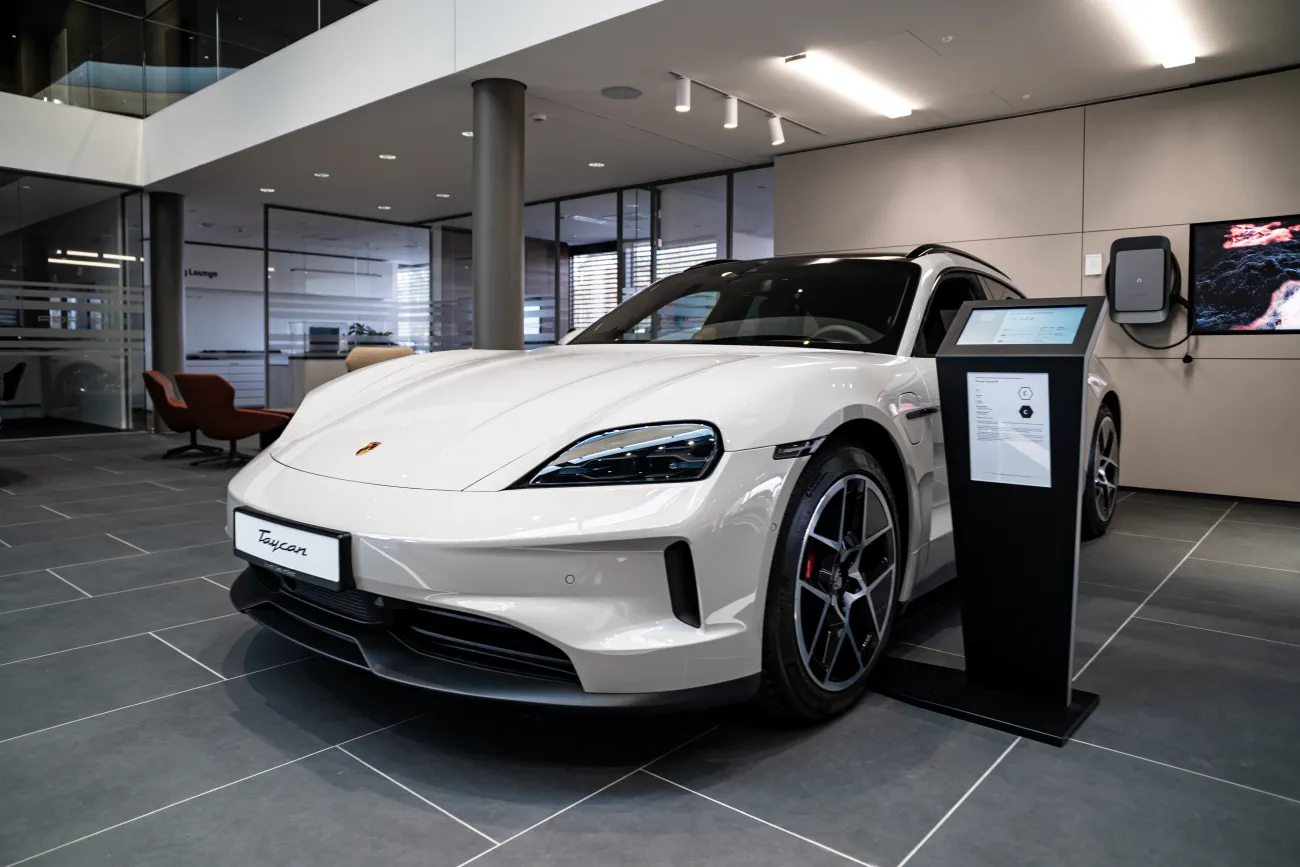 Porsche Taycan 4S kremowy Porsche Centrum Sopot 04872